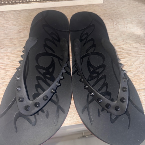 Christian Louboutin Flip Flop - Picture 2 of 9